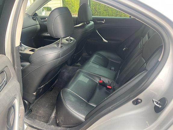Lexus IS250 7 of 20