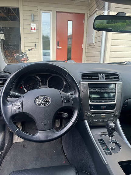 Lexus IS250 4 of 20