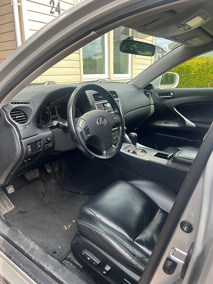Lexus IS250 12 of 20