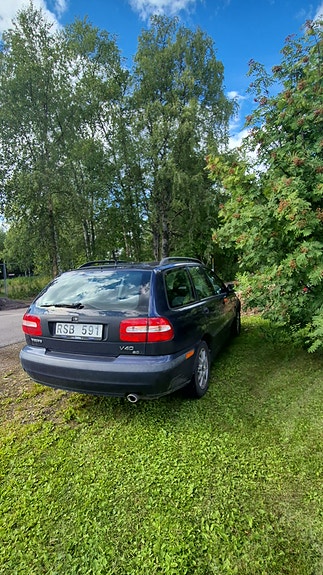 Volvo V40 3 of 6
