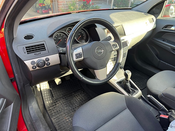 Opel Astra 3 of 4