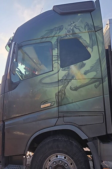 Volvo FH16 750 8x4 Dragbil med släp 5 of 24