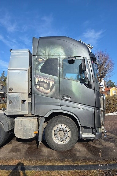 Volvo FH16 750 8x4 Dragbil med släp 4 of 24