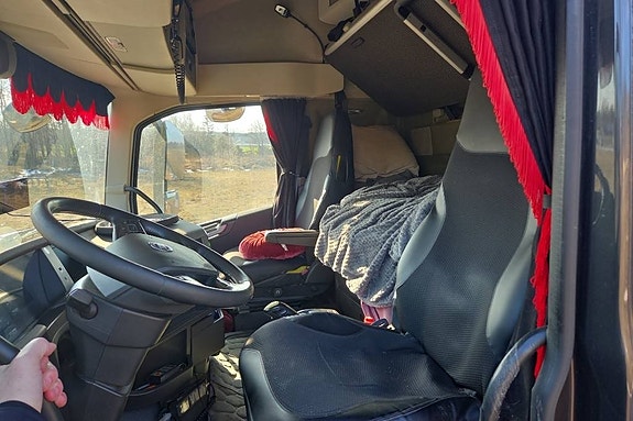 Volvo FH16 750 8x4 Dragbil med släp 11 of 24