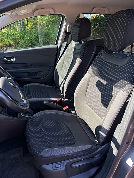 Renault Captur 6 of 8