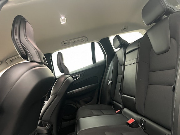 Volvo V60 25 of 30
