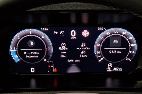 Volkswagen Caddy 10 of 15