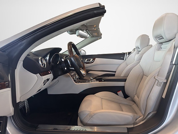 Mercedes-Benz SL500 10 of 22