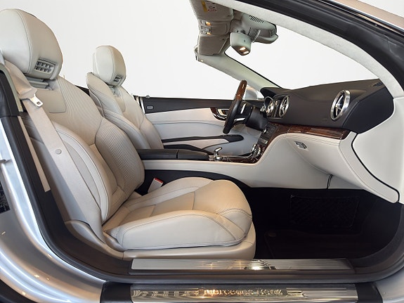 Mercedes-Benz SL500 19 of 22