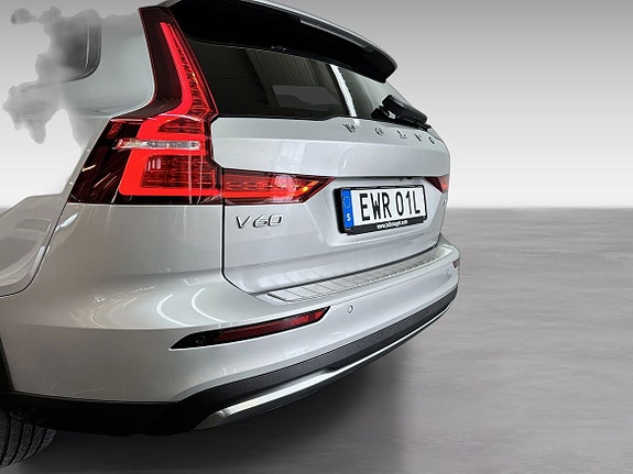 Volvo V60 Cross Country 9 of 11