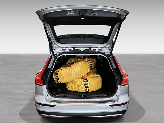 Volvo V60 Cross Country 5 of 11