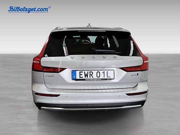 Volvo V60 Cross Country 4 of 11