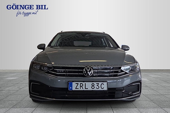 Volkswagen Passat 3 of 14