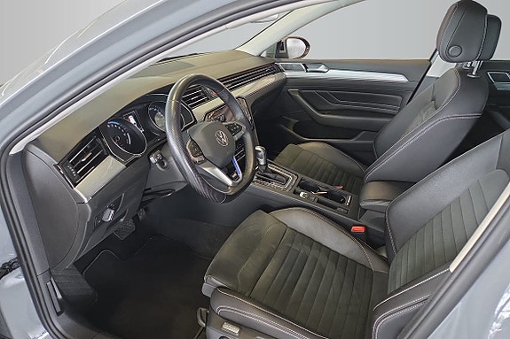 Volkswagen Passat 10 of 14