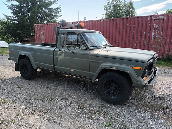 Jeep J 20 2 of 6