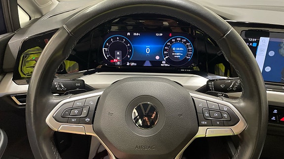 Volkswagen Golf VIII 8 of 11