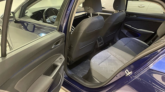Volkswagen Golf VIII 7 of 11