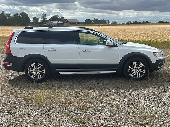 Volvo XC70 8 of 17