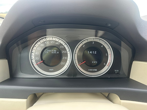 Volvo XC70 14 of 17