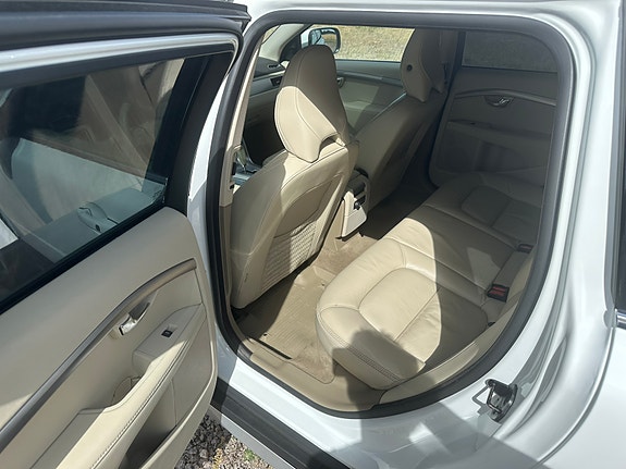 Volvo XC70 10 of 17
