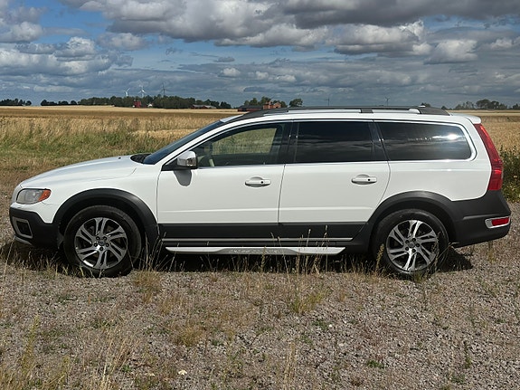 Volvo XC70 4 of 17