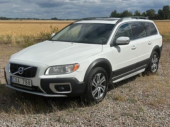 Volvo XC70 3 of 17