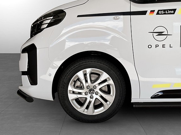 Opel Vivaro 14 of 17