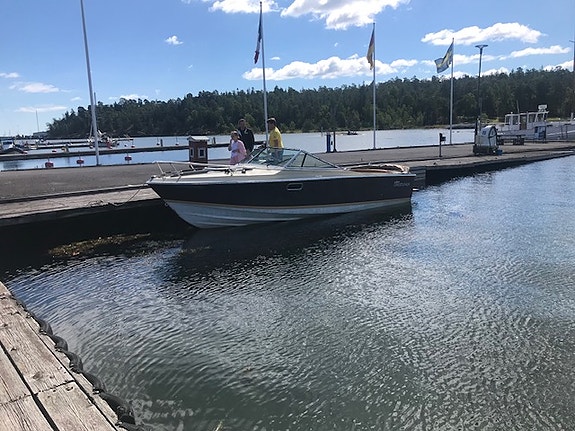 Crestliner Crusader 24 2 of 8