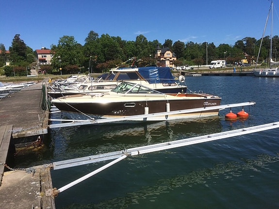 Crestliner Crusader 24 5 of 8