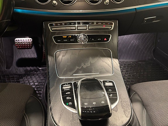 Mercedes-Benz E220 d 11 of 25