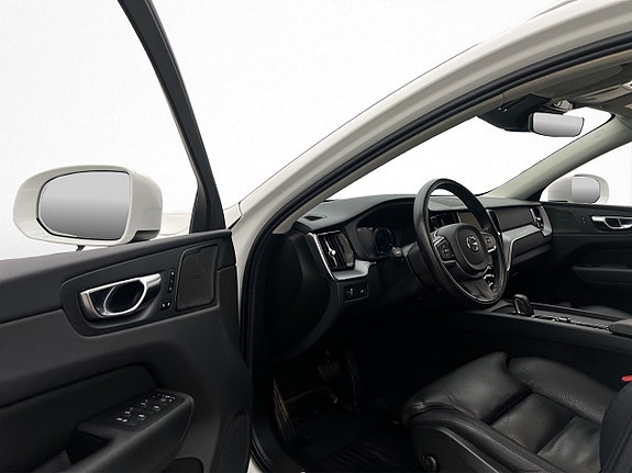 Volvo XC60 11 of 30