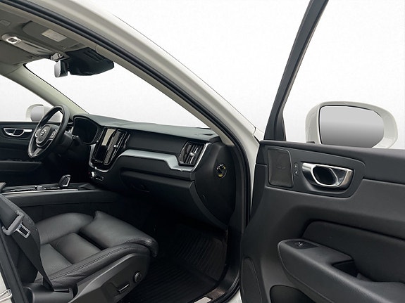 Volvo XC60 15 of 30