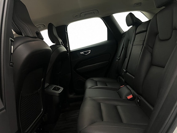 Volvo XC60 16 of 30