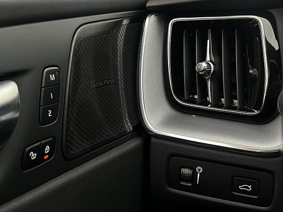 Volvo XC60 21 of 30