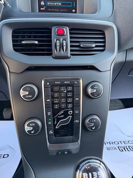 Volvo V40 19 of 26
