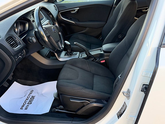 Volvo V40 9 of 26