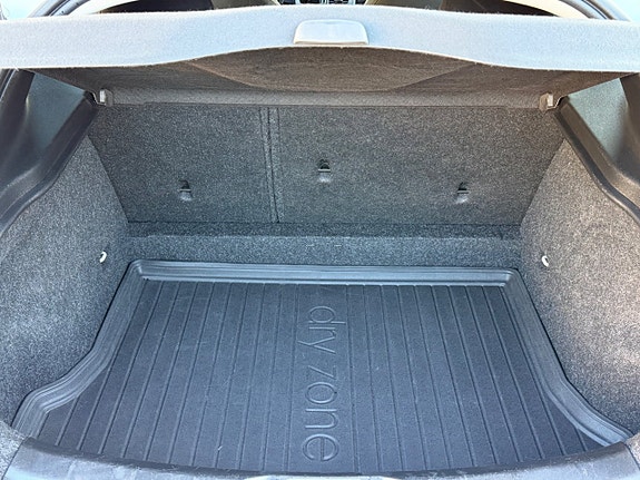 Volvo V40 25 of 26