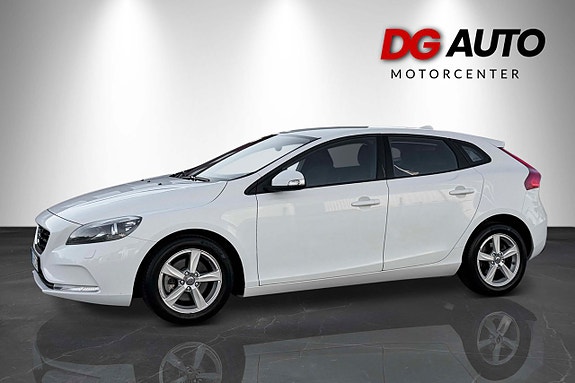 Volvo V40 3 of 26