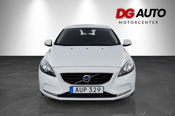 Volvo V40 5 of 26