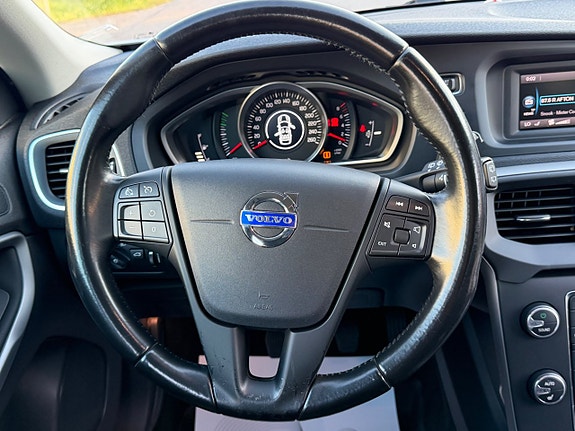 Volvo V40 18 of 26