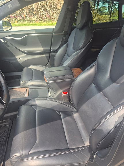 Tesla Model S 6 of 6