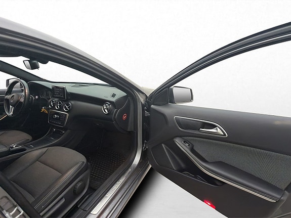 Mercedes-Benz A180 14 of 26