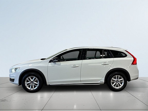 Volvo V60 Cross Country 3 of 20