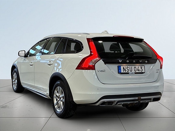 Volvo V60 Cross Country 4 of 20