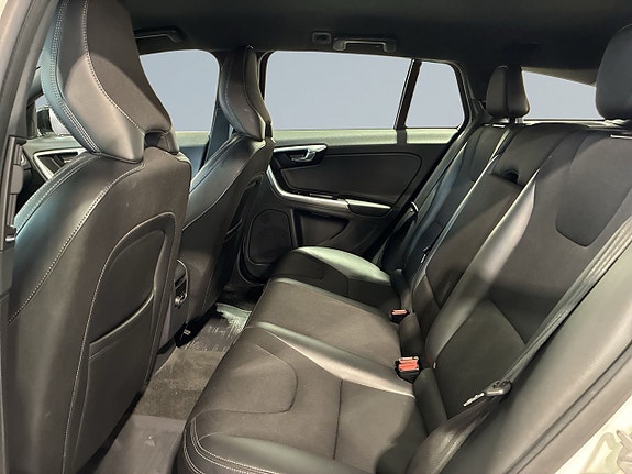 Volvo V60 Cross Country 11 of 20