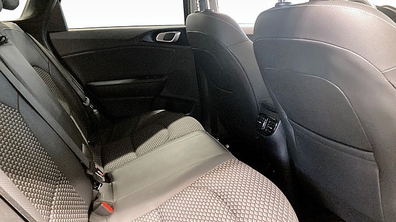 Kia Ceed 5 of 16