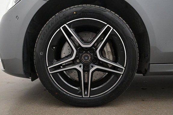 Mercedes-Benz E300 27 of 27
