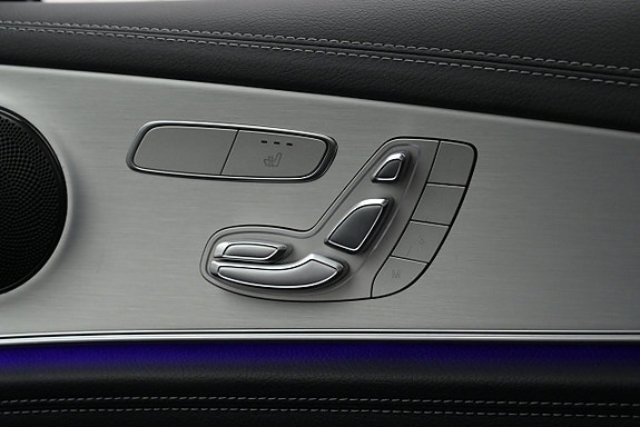 Mercedes-Benz E300 12 of 27