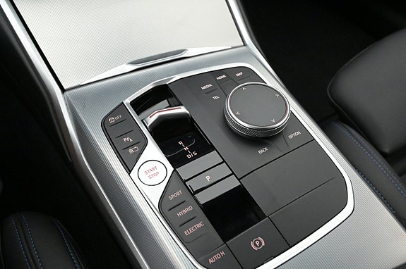 BMW 330e 18 of 27
