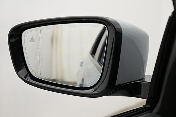 BMW 330e 19 of 27